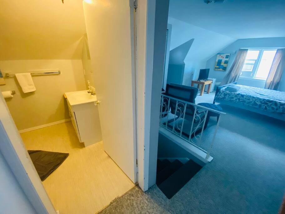 Artistic Apartment Near Downtown Victoria Ngoại thất bức ảnh