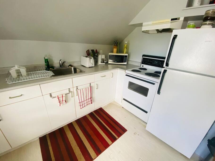 Artistic Apartment Near Downtown Victoria Ngoại thất bức ảnh