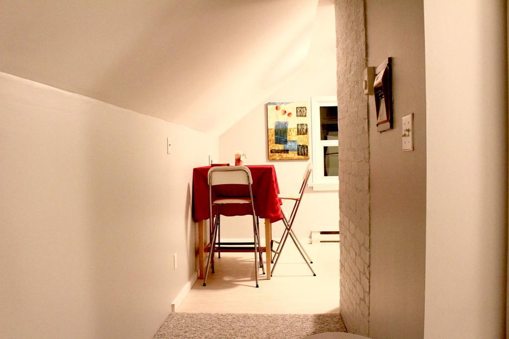 Artistic Apartment Near Downtown Victoria Ngoại thất bức ảnh